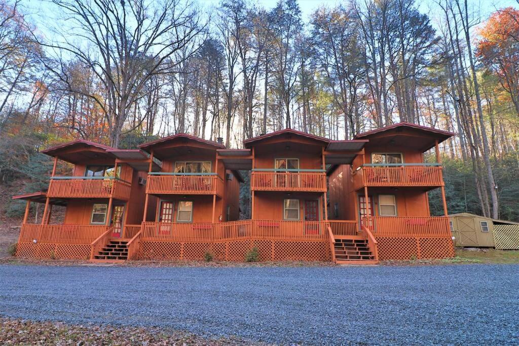Amazing Cabin Fireplace And Stream #11 Helen Exterior foto